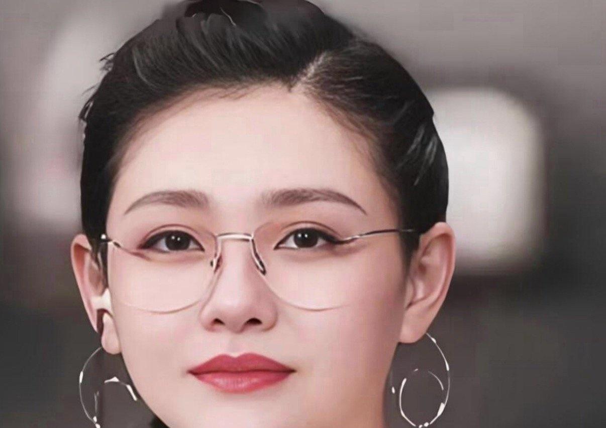 大S的一生，给所有女生留下了三条很实在提醒：
1.别找太宠自己的老公。具俊晔那么