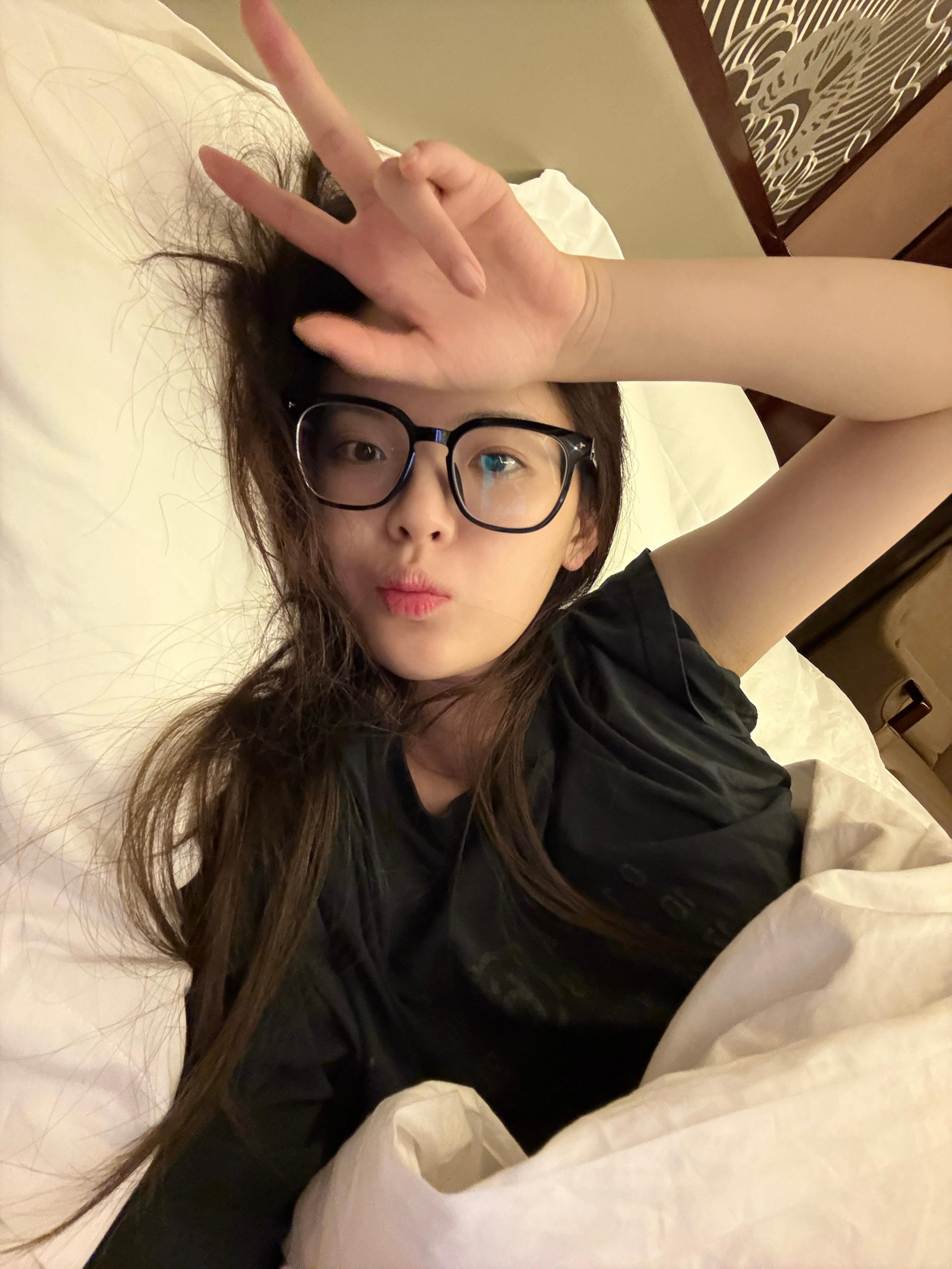 分享你和杨超越相遇的瞬间 喜欢她的性格真实有趣 我的点评：[苹果][苹果][苹果