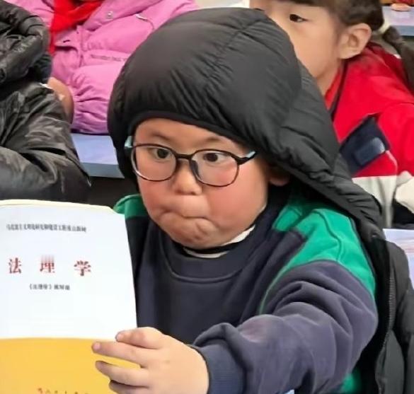 大脑为何要删除3岁前的记忆？童年失忆症，也被称为婴儿经验失忆，指的是成年人无法回