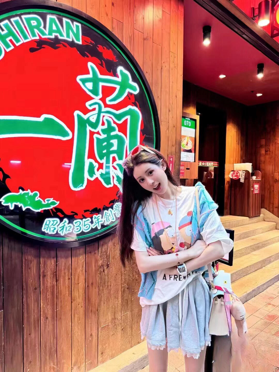 韦雪怀孕前夫胖了90斤很好奇韦雪年轻的时候也这样吗 