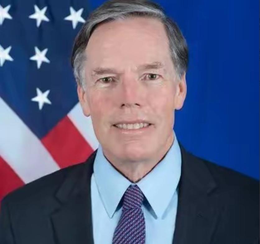 美国前驻华大使伯恩斯又发话了，说了这样一番清醒的话！

今天，美国前驻华大使伯恩