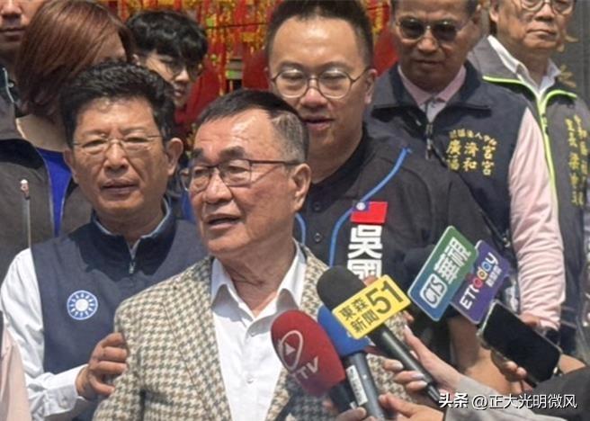 据台媒报道，国民党新北市议员拟参选人萧敬严因过去频繁现身绿营政论节目、多次批评国