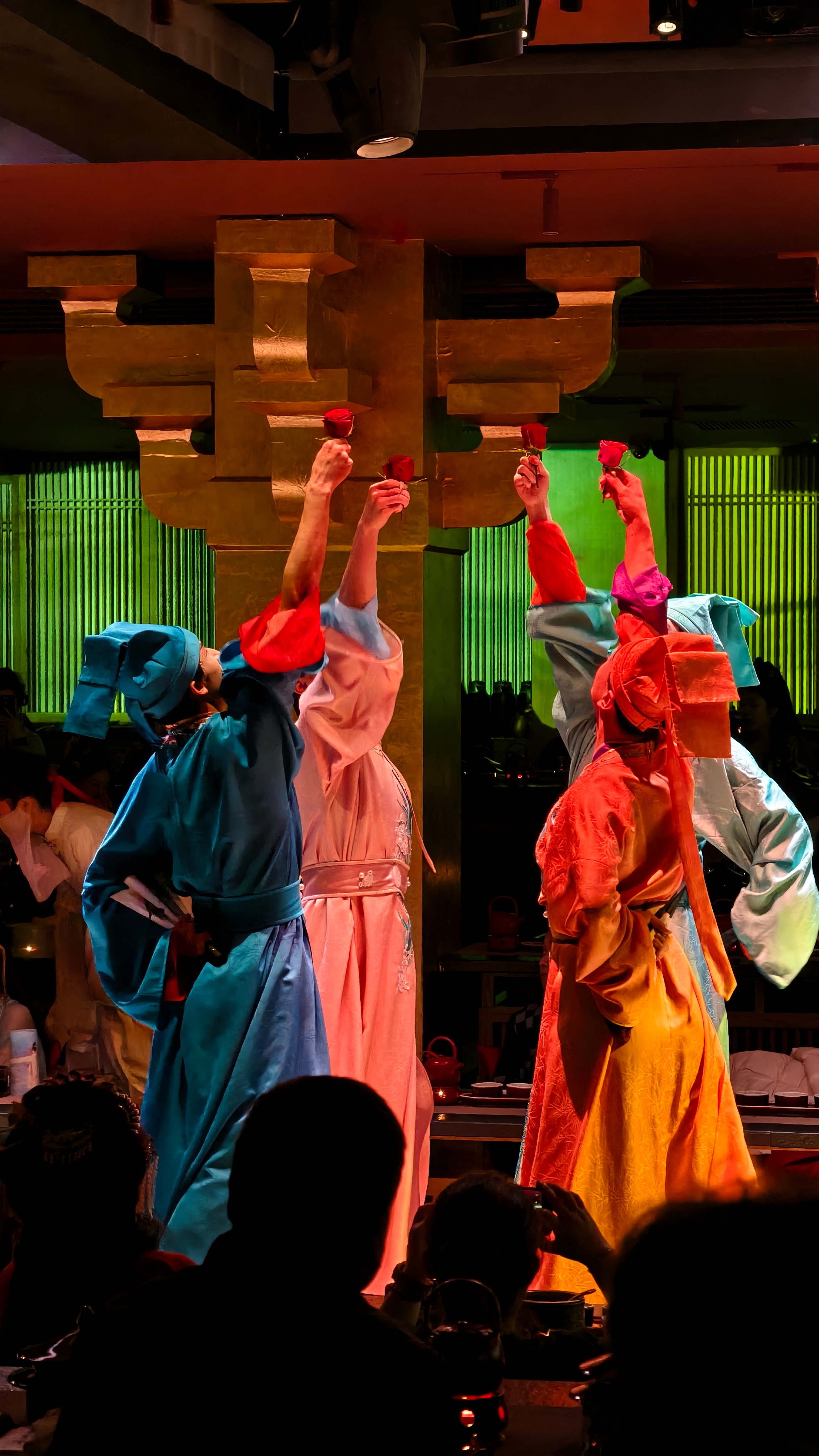 公司尾牙宴，拍摄：vivo X200 Pro，如果实况可以做到和静态图一样的画质