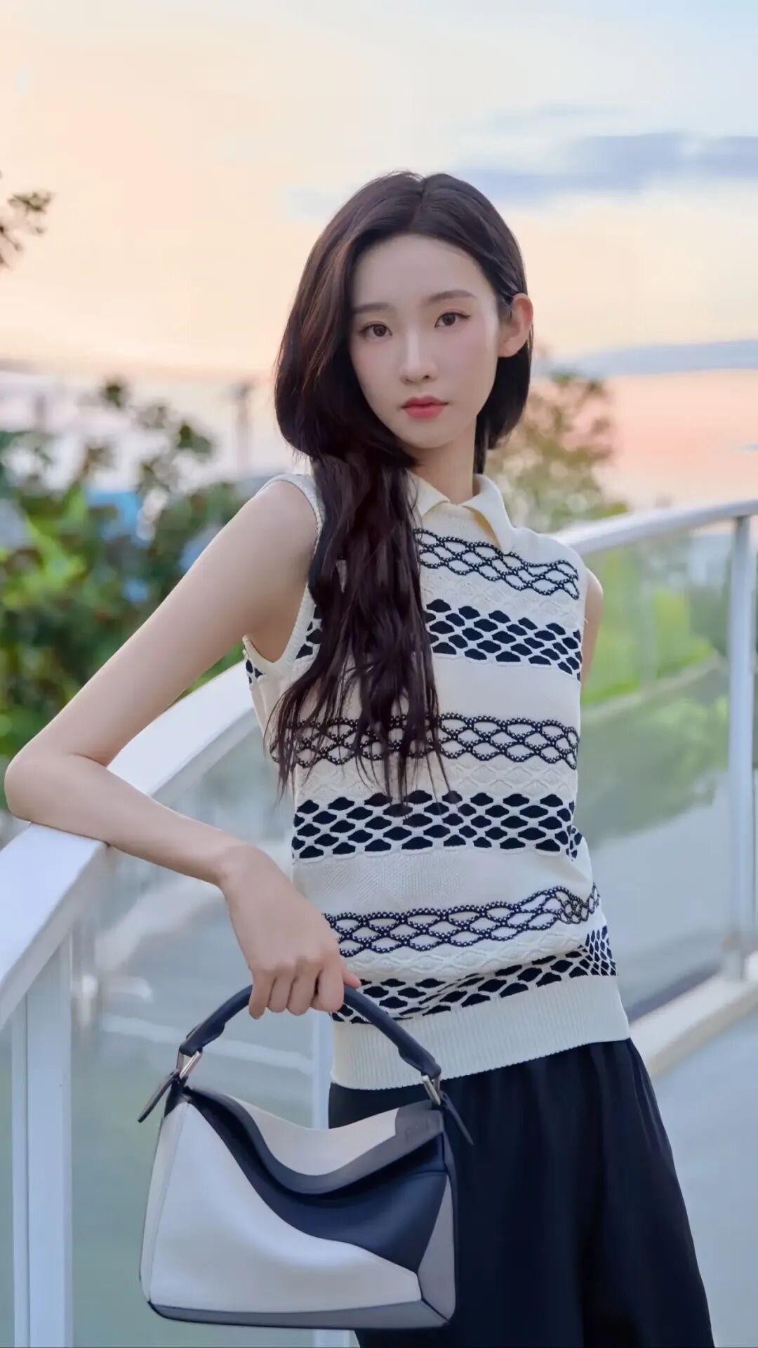 张艺凡