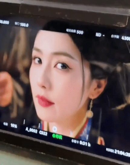 白鹿能别这么夸张吗 拍个广告而已 ​​​