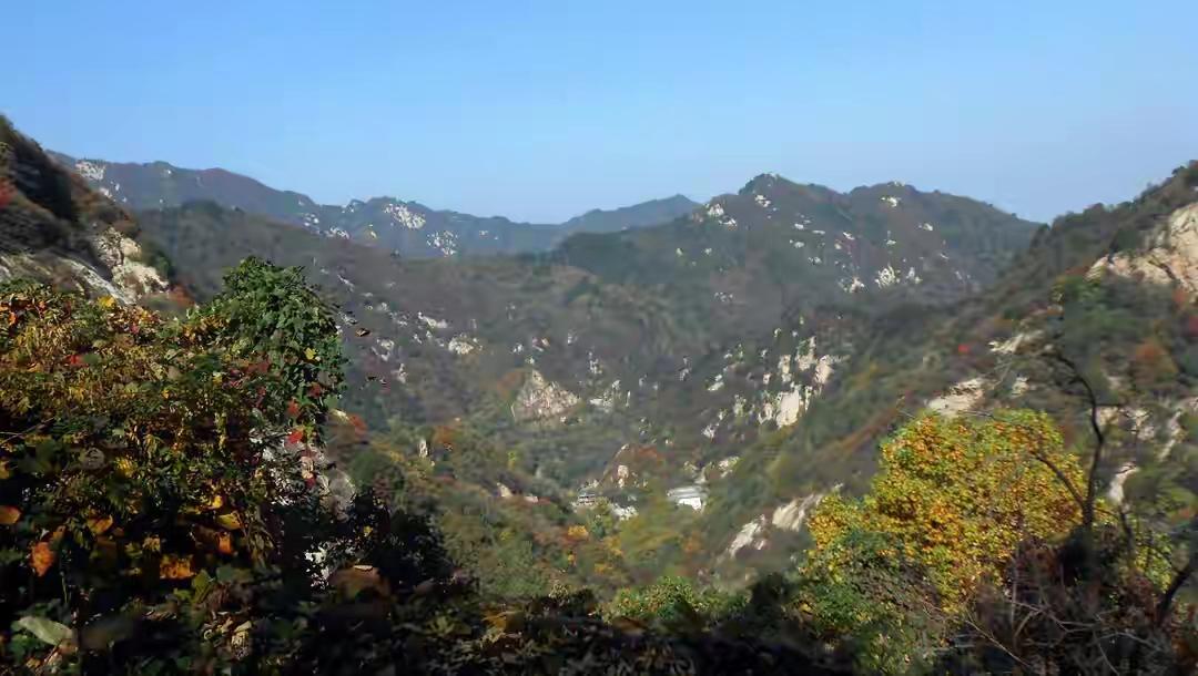 他穿越过鳌太线，那是国内死亡率最高的徒步路线。可最后，他却倒在了海拔只有1773