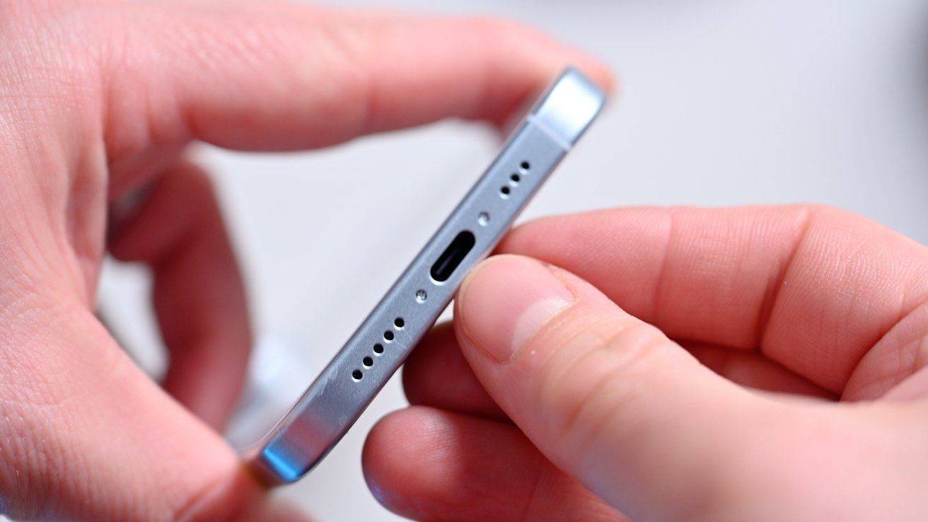 苹果USB-C控制器曝安全漏洞，iPhone 13或面临越狱风险？近期，科技界传