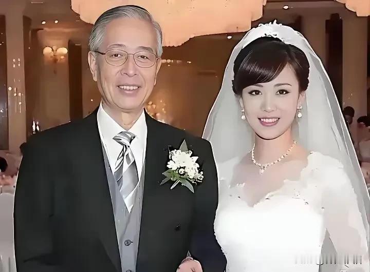 钱虽不是万能，但没钱万万不能。
我羡慕死了这个老男人！