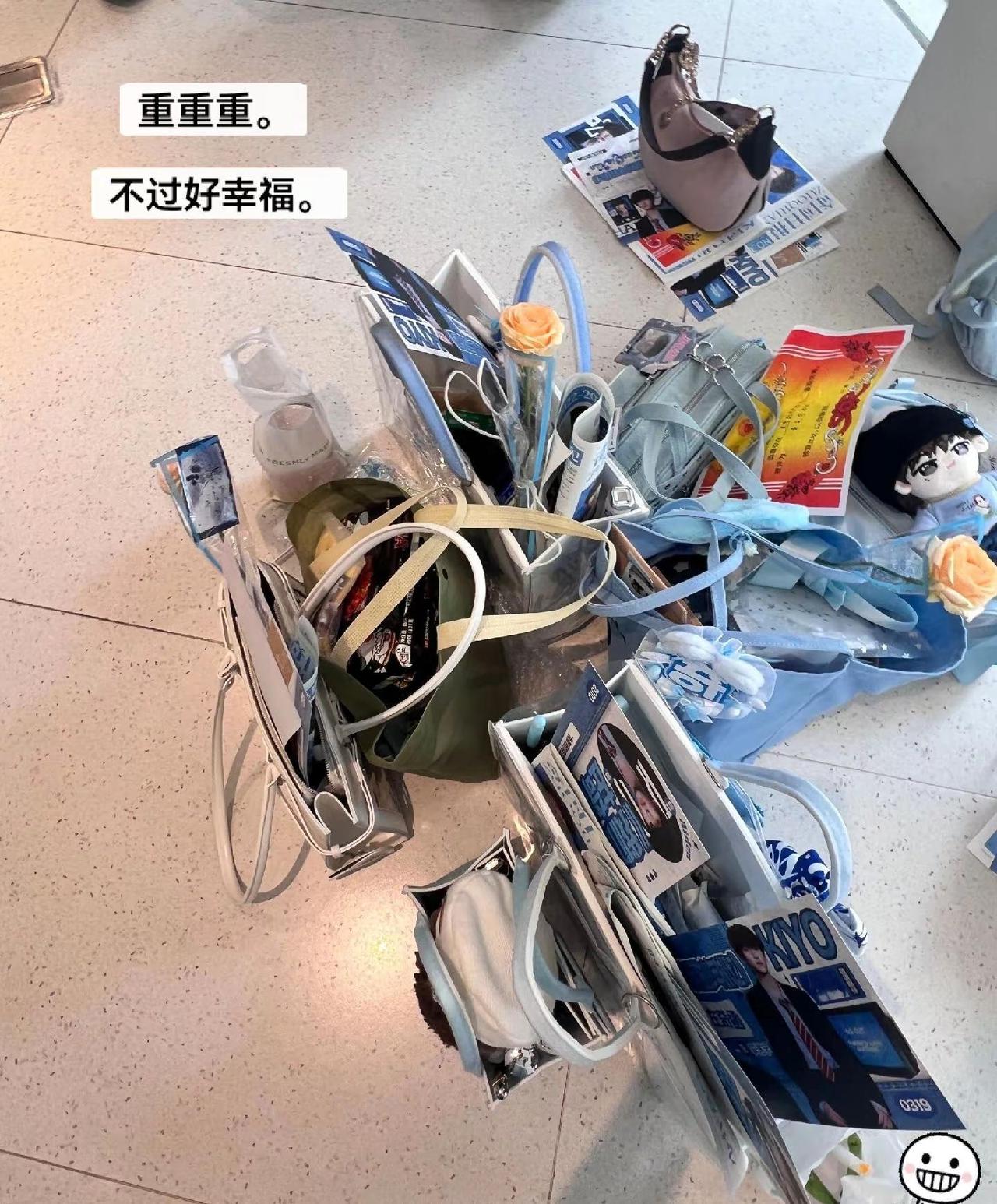 因为你的出现 我的少女时代就开始发光。天使女孩们 我们下次见。线下 左奇函 线下
