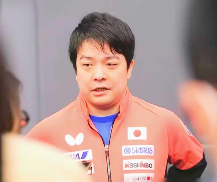 师徒关系破裂？日本队输球后，主教练岸川圣也道歉后，就把矛头对准了张本智和！

他