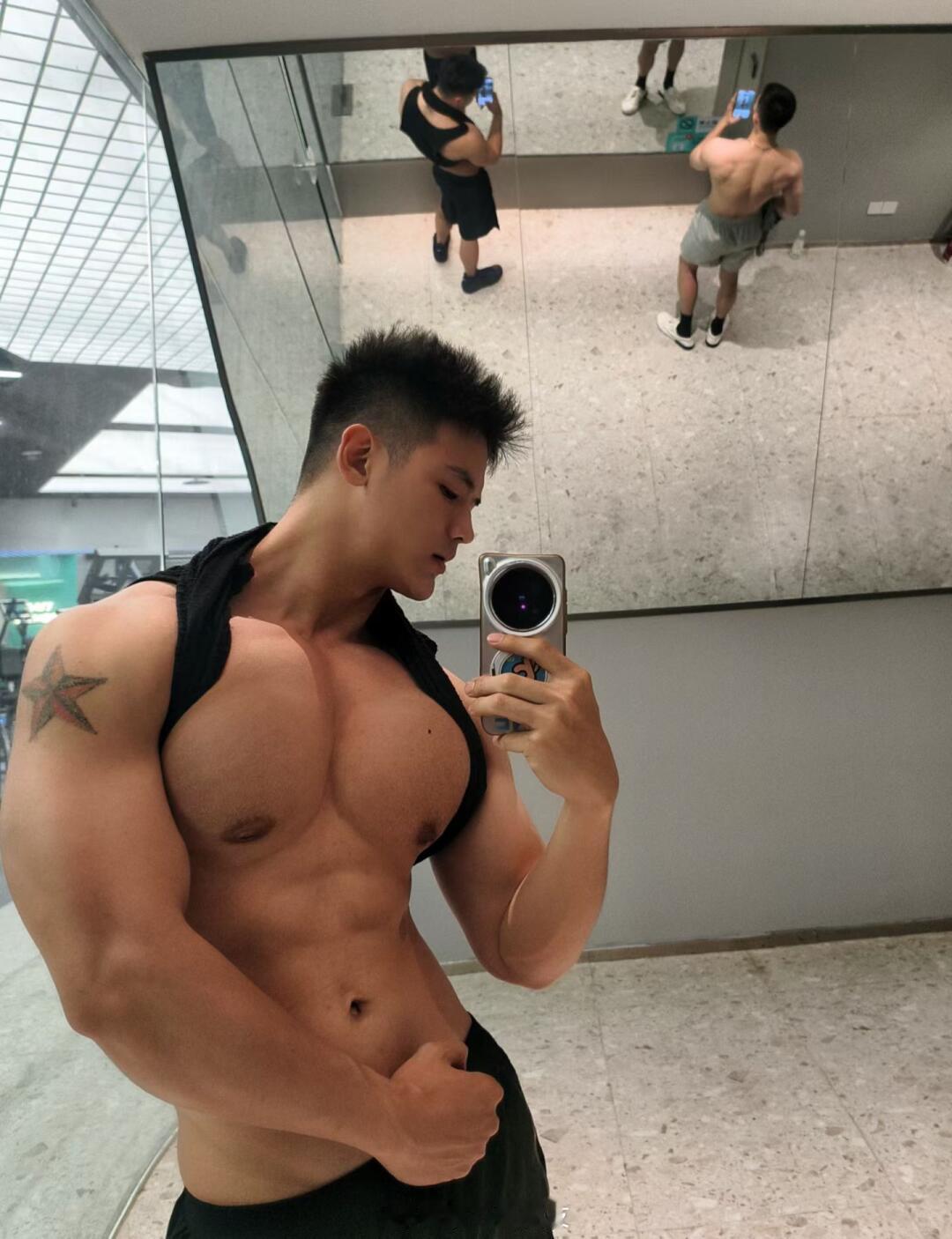 你选左边还是右边？ ​​​