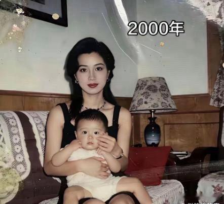 那时候的美女真的是美女，没有那么多花花绕绕。
现在所谓的美女明星卸了妆，关掉美颜