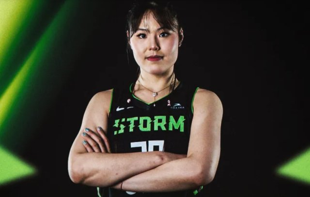 WNBA达成一笔交易：中国球员李月汝被西雅图风暴交易至达拉斯飞翼，西雅图风暴获得