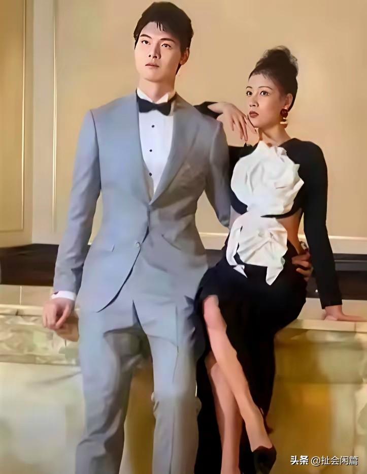 上海男篮中锋王哲林出身篮球世家，身高2米14。

父亲王昌海，原福建男篮主力中锋