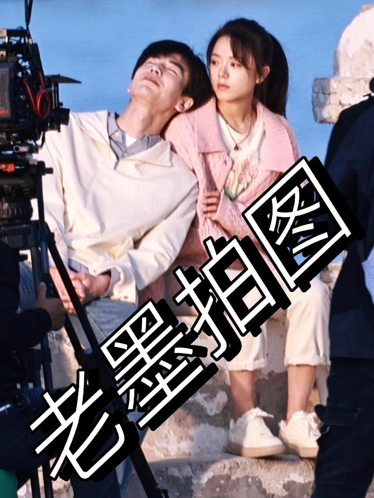 #张凌赫靠赵今麦肩上# 先嗑为敬了 ​​​