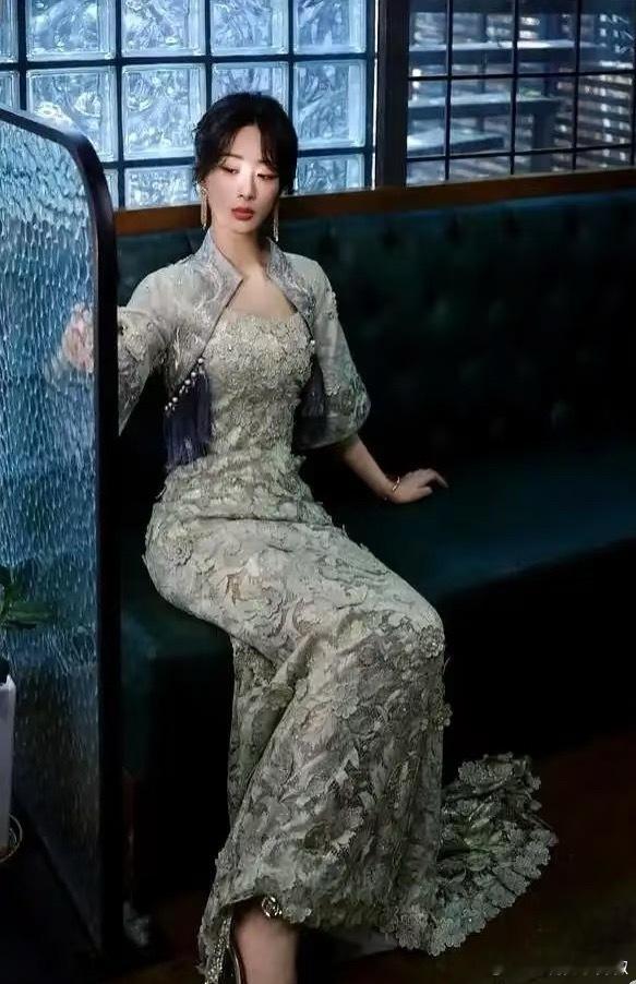 🍉不出意外，杨紫无缝进组玉兰（10月左右） ，好拼[傻眼] ​​​