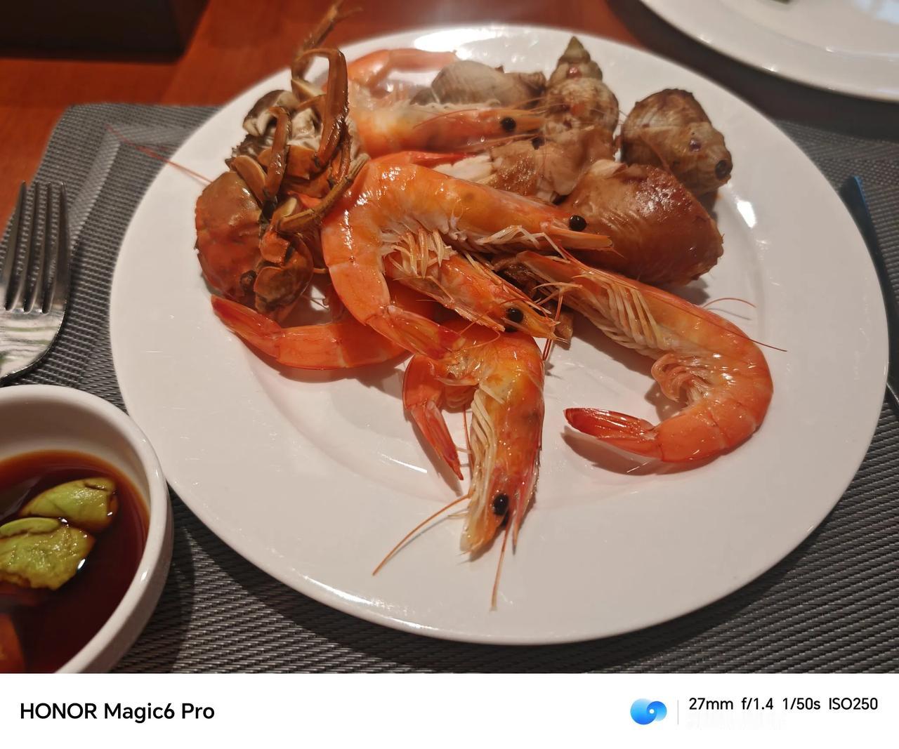 #一人食吃什么# 一人食可以有很多不错的选择呢！
    比如煮一份简单的番茄鸡