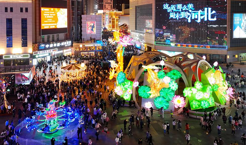 在石家庄生活了快十年，被问过无数次市中心在哪，真的没法用一个点精准概括。
老辈人