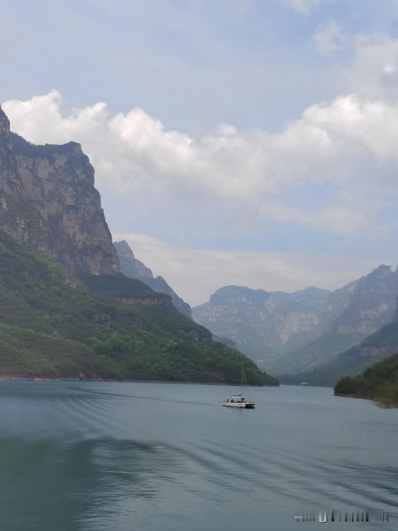 突然听到一件好事。
今年2月份，我如期退休了。
收到退休金那一刻，我五雷轰顶。