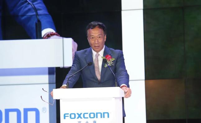 郭台铭当年那句话，放到现在听就是个笑话。2020年前后他到处放话，说苹果一旦把产