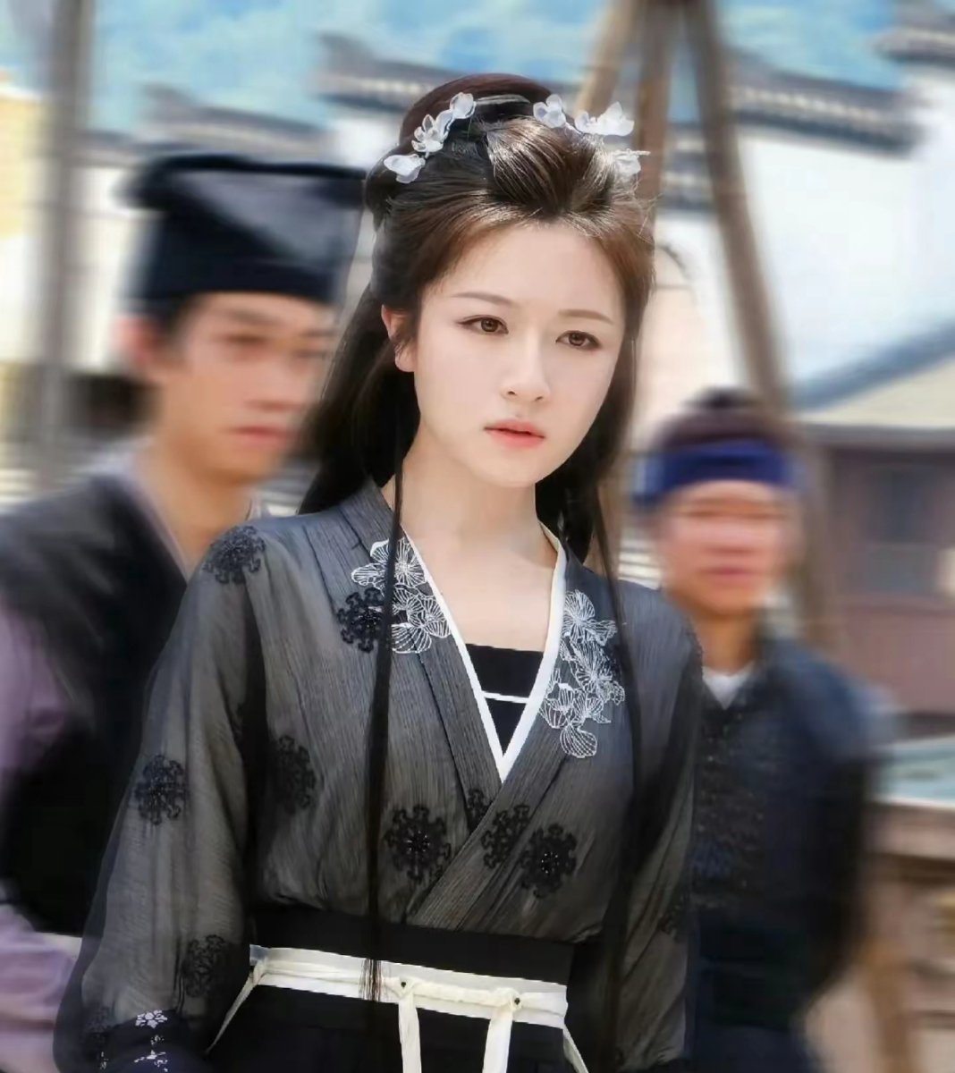 《刺棠》网传是张凌赫和李兰迪主演，这阵容也太让人期待了，选角真的很顶！ 