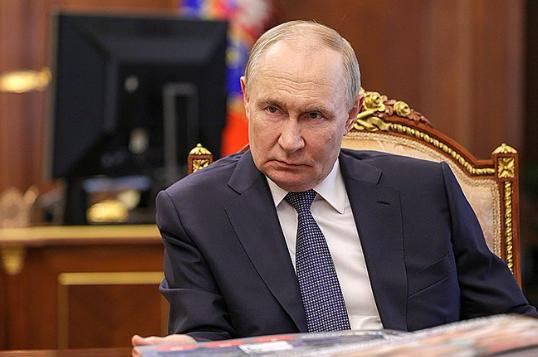 【普京改变了结束战争的计划】据《纽约时报》报道，弗拉基米尔·普京曾考虑结束乌克兰