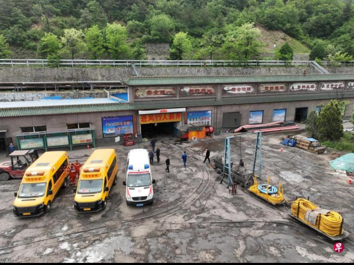据中国《新京报》报道，有矿工告诉记者，他们并非与煤矿直接签订劳务合同的“正式工”