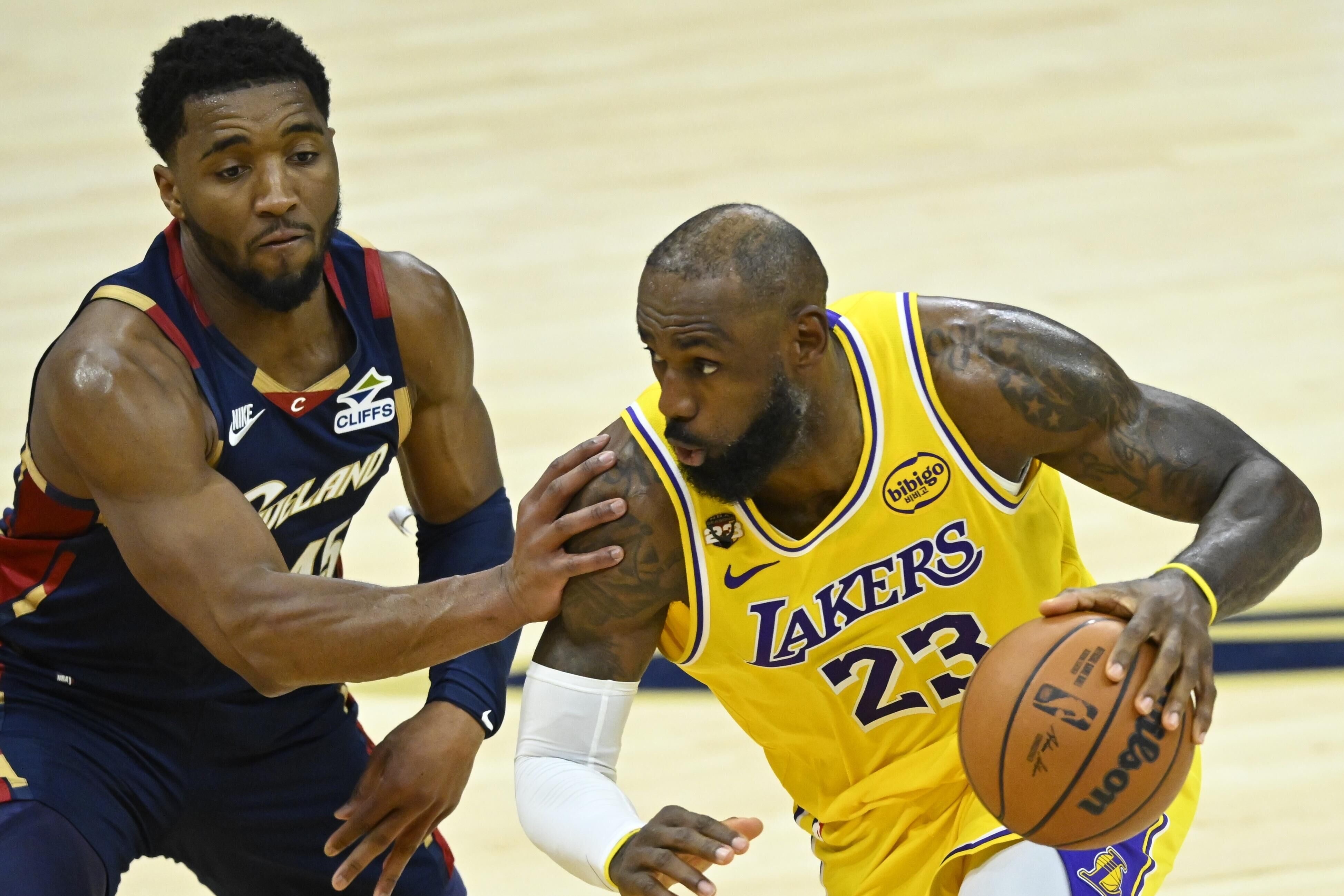 5月7日讯 今日NBA季后赛次轮G1，湖人90-108不敌雷霆。A·史密斯在《F