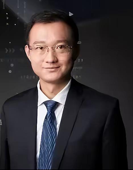 职场里最危险的，从来不是明面上的打压，而是那些披着“领导关怀”外衣的恶意。而这种