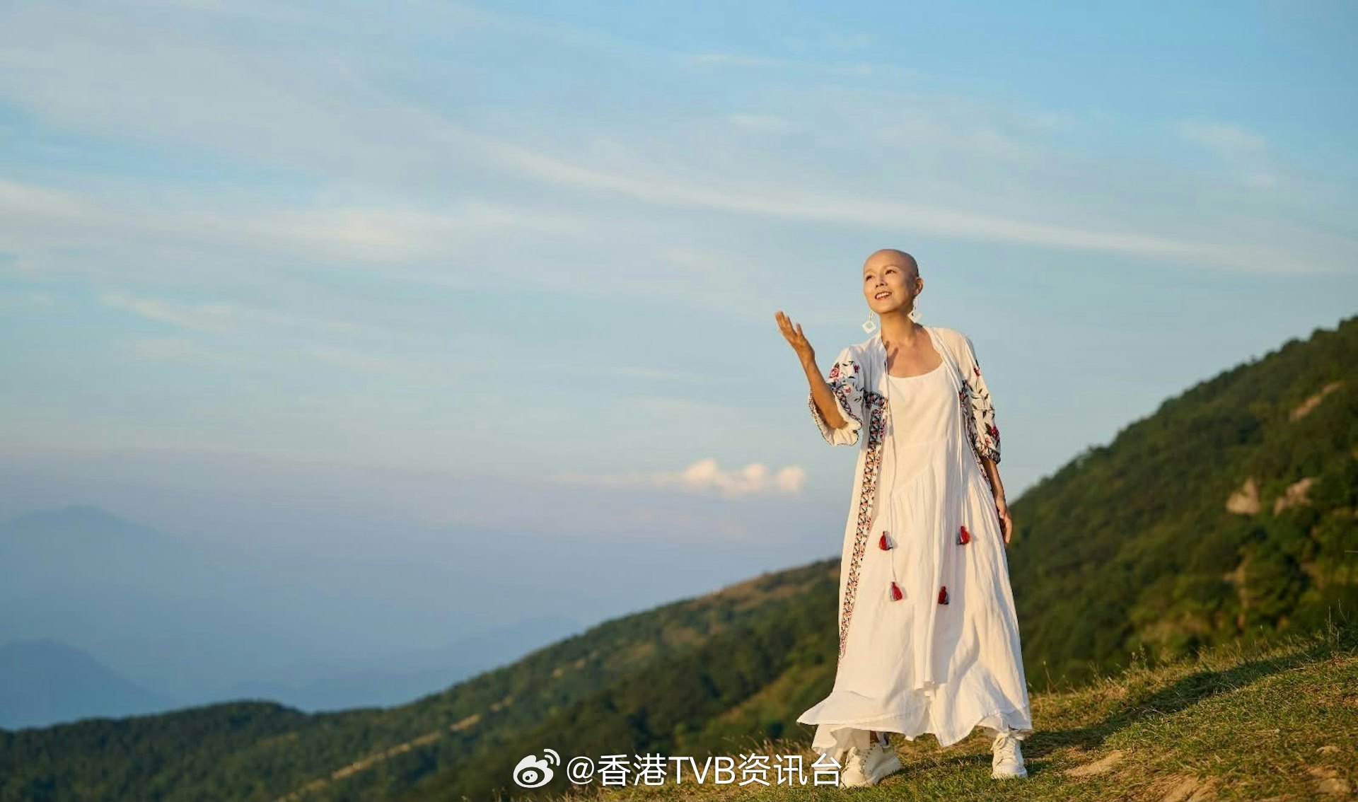 钟慧冰隐退半年终于现身 亲友接连离世深陷焦虑 以为很快就轮到自己1979年香港小