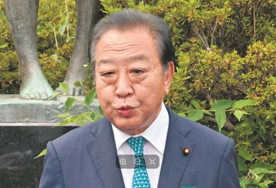 宣布解散议会后，高市内阁支持率断崖式下降，新首相人选浮出水面。
高市早苗领导的内