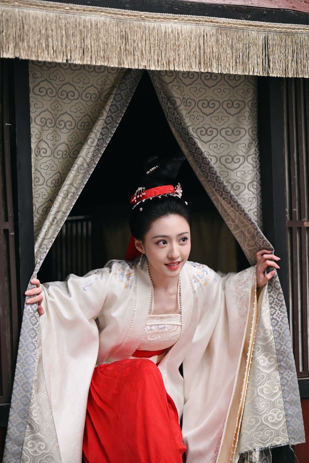 胡连馨古装美成啥样了 小胡生日快乐哇！谁懂啊，每次看小胡的古装都要感叹一句“这就