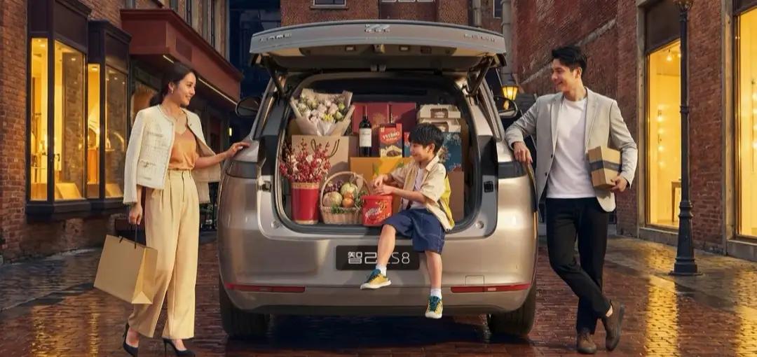 目前，我国汽车市场出现了奇特现象：
第一、德系车降价
第二、美系车降价
第三、日