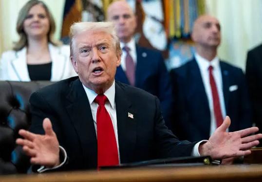 特朗普急火攻心，2万亿美元的赔款，是美国无法承受的代价！
 
美国最高法院的一场