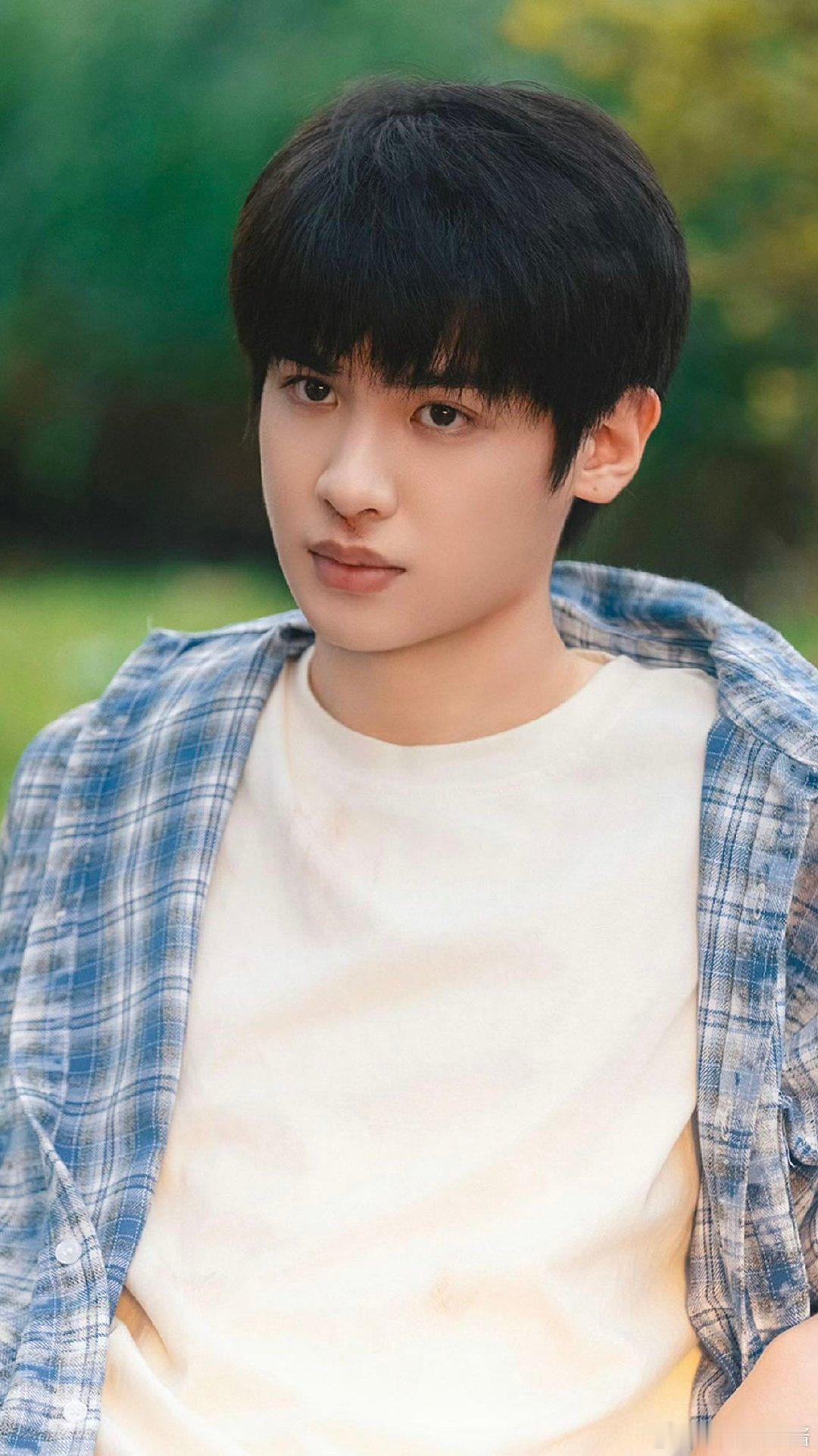 比格沈明辉大战华妃娘娘 这家常剧里还有喜剧看呢！在电视剧四喜 黄明昊饰演的沈明辉