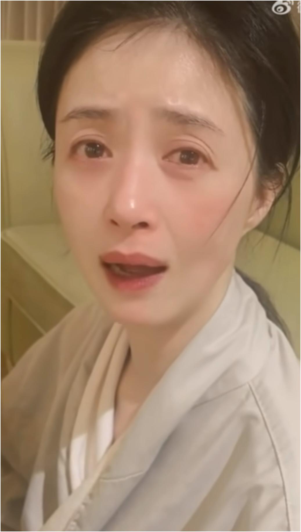 12月蒋欣真是惊艳众人！先是22日减肥20斤后惊艳亮相活动，被赞美出新高度，马丽