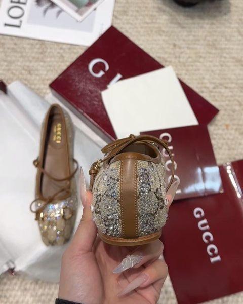 捕捉到一复古小甜心🦷Gucci25芭蕾舞鞋
📍福州 
家人们！Gucci这双