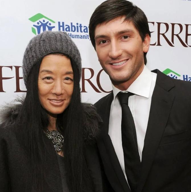 一次，记者问婚纱女王王薇薇：“您身家40亿，63岁找个27岁的男友，不怕他只图你