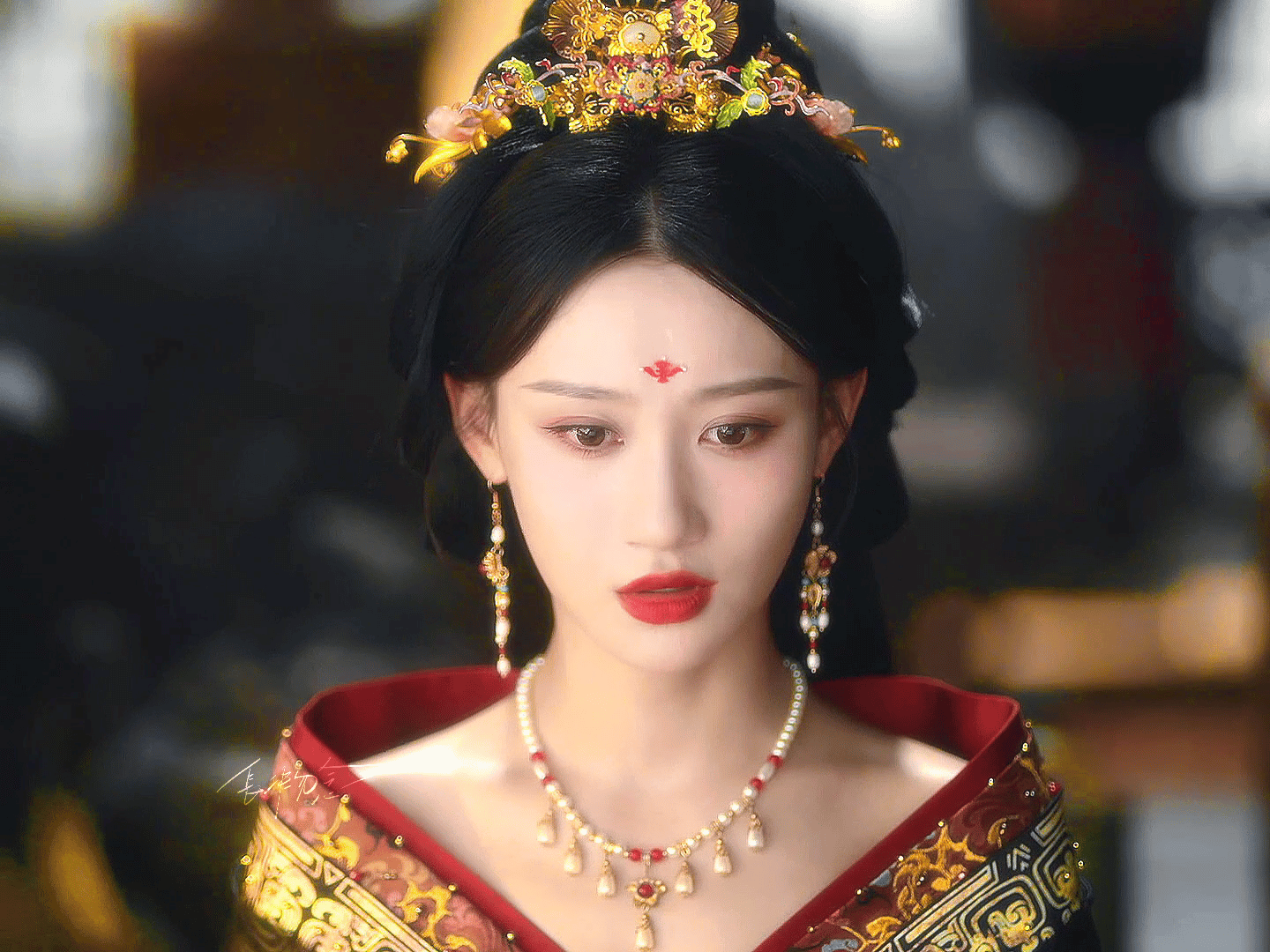 ⭕ 【露肩装】何宣林 / 孙珍妮 / 景如洋 / 刘亦菲 / 佟丽娅 / 何宣林