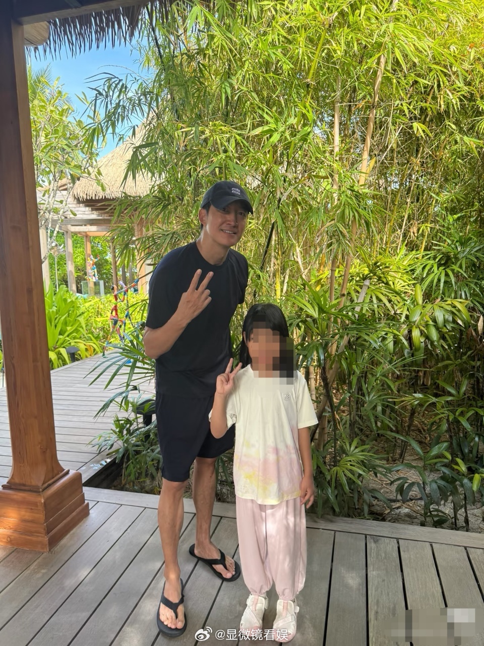 马尔代夫偶遇王阳在马尔代夫偶遇王阳看了这张合影，真的🉐发自肺腑的说一句王阳又高