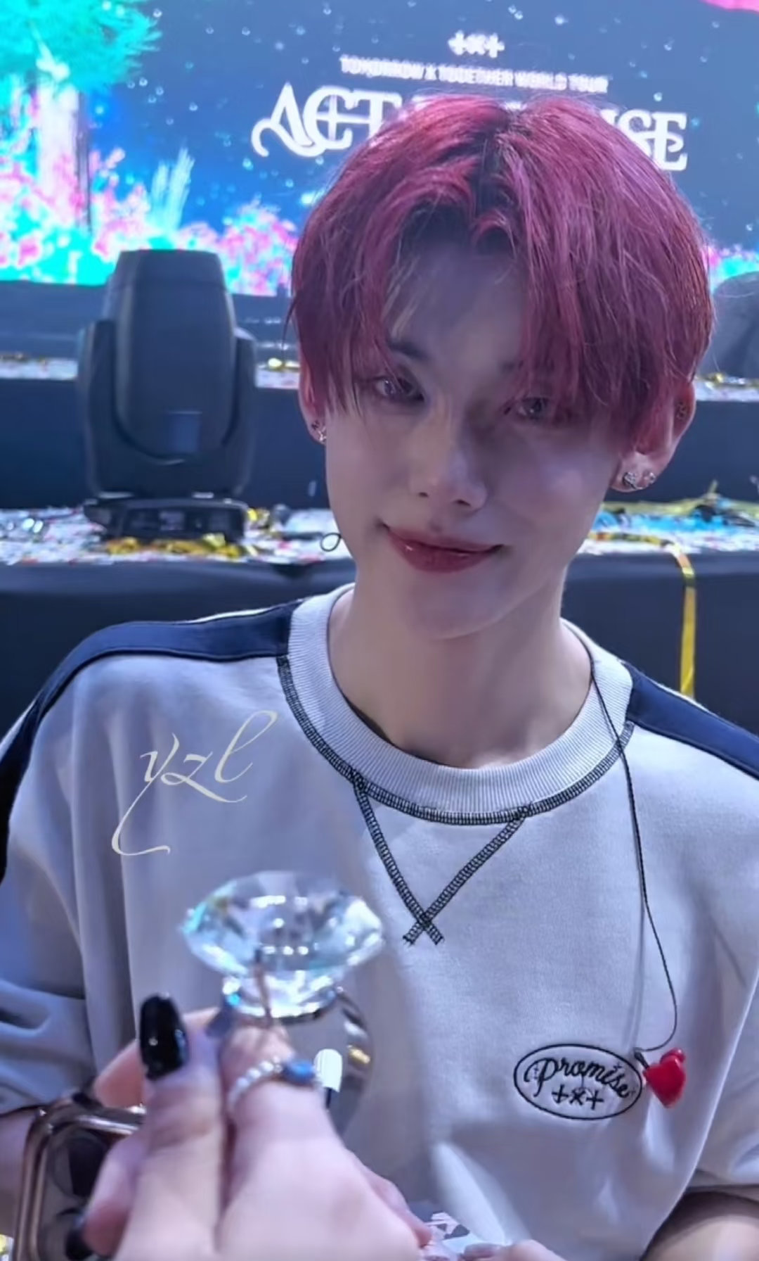 老天爷真的很不公平，崔然竣轻松拥有小翘鼻小短脸尖下巴直角肩亚长腿优越头肩比头身比