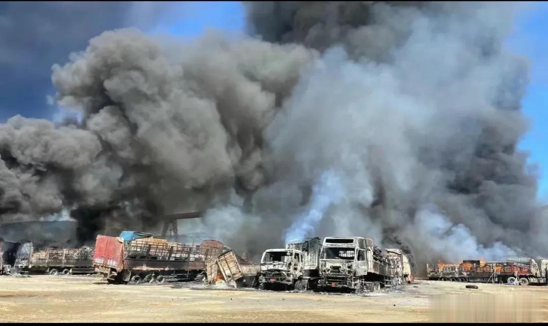 损失惨重，缅北金三角口岸民用货车物资起火事件引发关注。
同盟军第一时间出来辟谣并