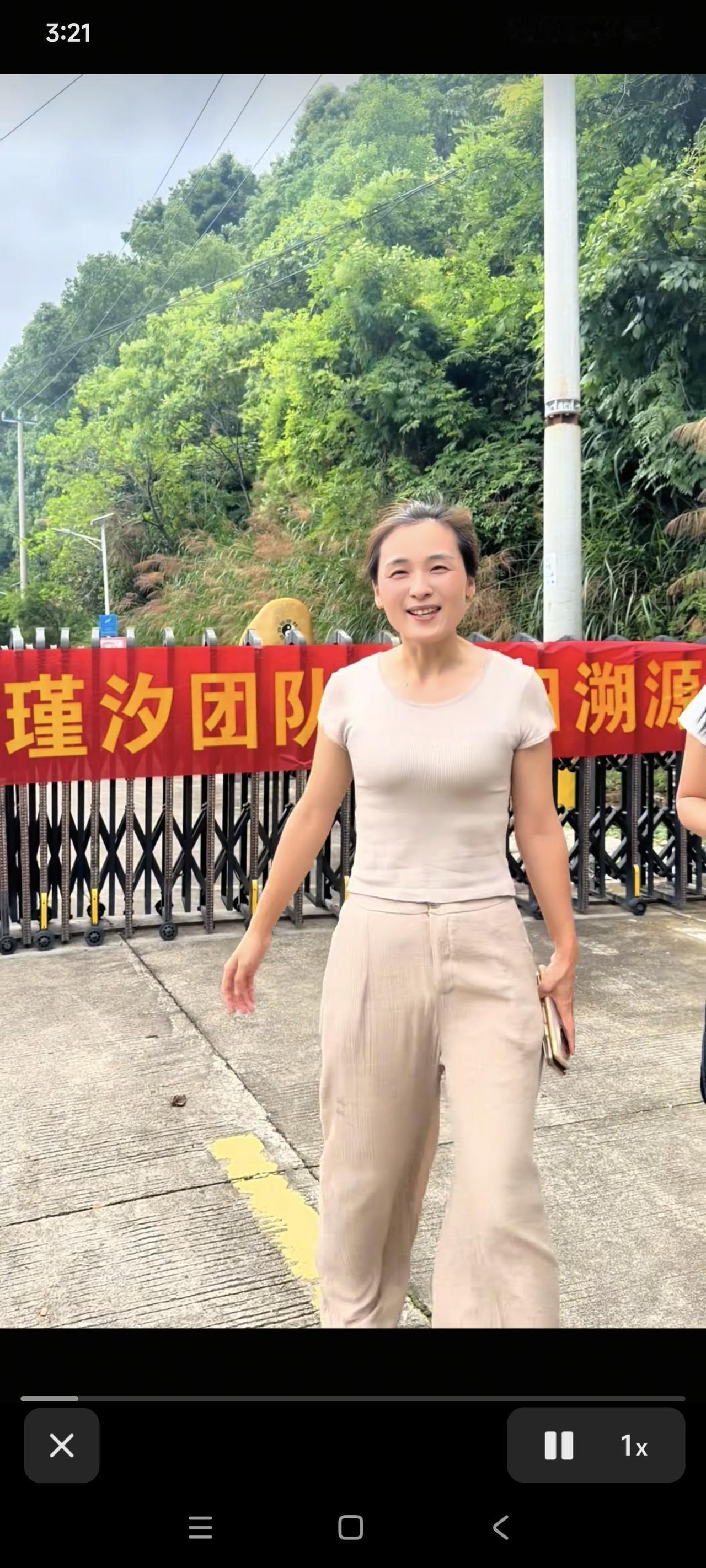 瑾汐准备带货福建古田银耳了，也就是前一段时间海军带货的那个地方，甚至品牌方迎接瑾