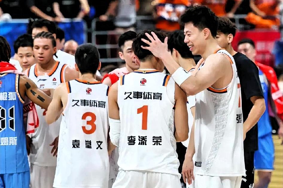 上海队时隔24年再进总决赛：一场属于团队篮球的史诗级回归
 
上海久事男篮在20