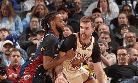 下一个林书豪？
斯潘塞最近简直神了！在库里因大腿挫伤缺阵后，他连场发挥出色。
对