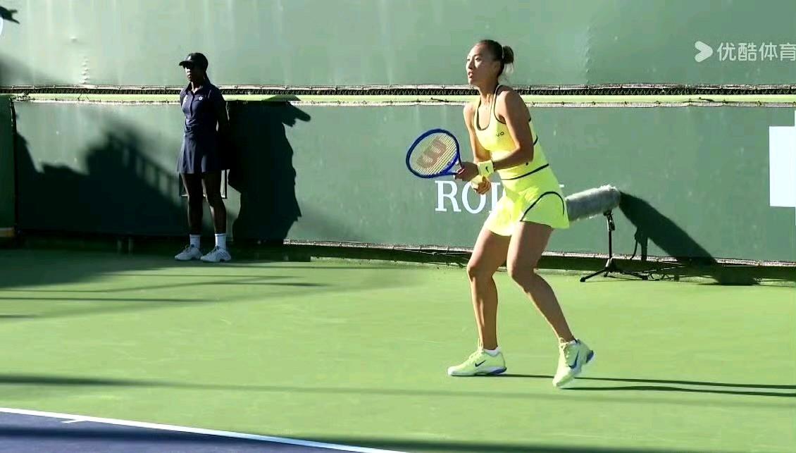 IW女单第二轮，郑钦文遭鲁季奇两度破发，4-6失首盘。大概率又是三盘大战。
郑钦