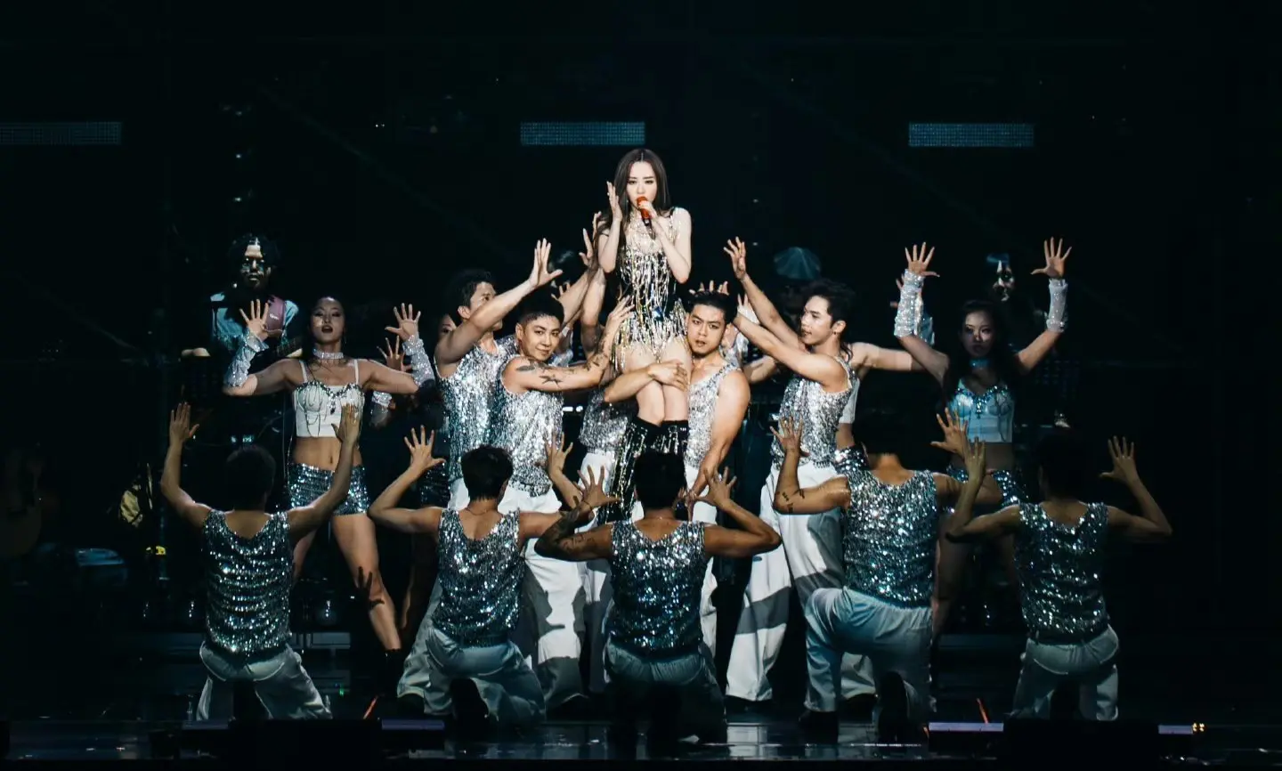 张靓颖✨✨。啊啊啊啊啊啊啊啊啊，宁波演唱会😍😍😍😍 Teeth...