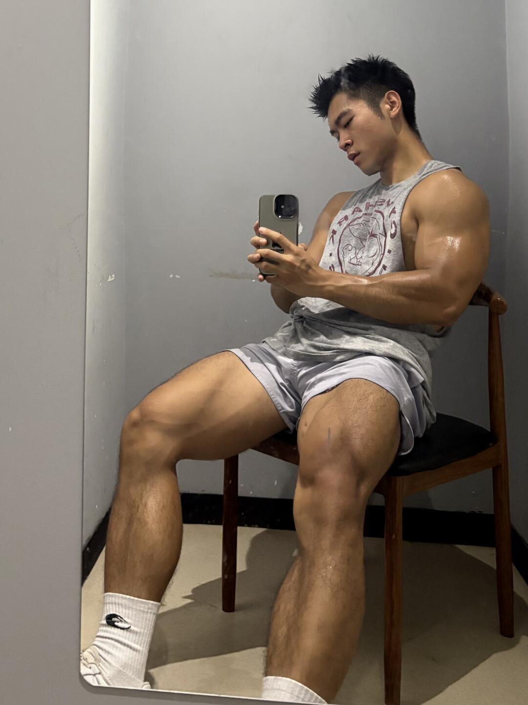 健身房最粗的不是杠铃