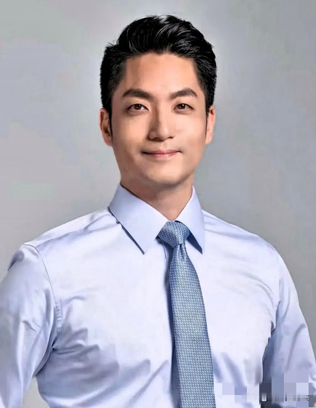 蒋万安最近不再是“死不承认，爱搭不理”的态度，而是“干脆利落，坚决果断”的态度。