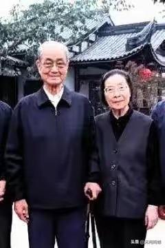 宋平和老伴都是1917年生人，老两口都是高寿之人，老伴儿在2019年的时候去世，